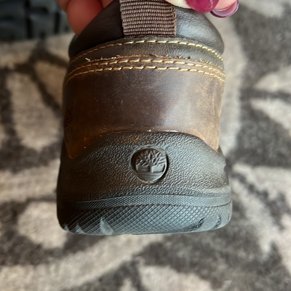 Boys, leather, Timberland dress shoes, size 11 - Picture 2 of 4
